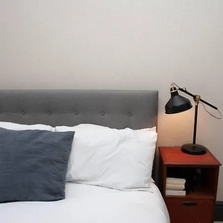 Spacious Victorian Flat In The Heart Of Bristol