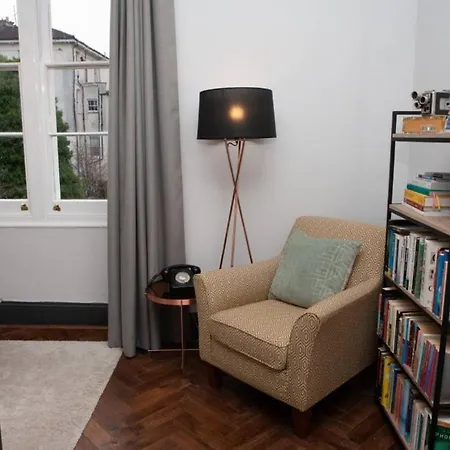 Spacious Victorian Flat In The Heart Of Apartamento *